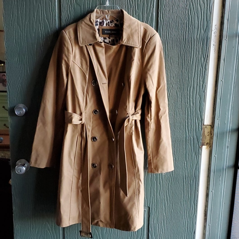 Black Rivet Medium Tan Coat